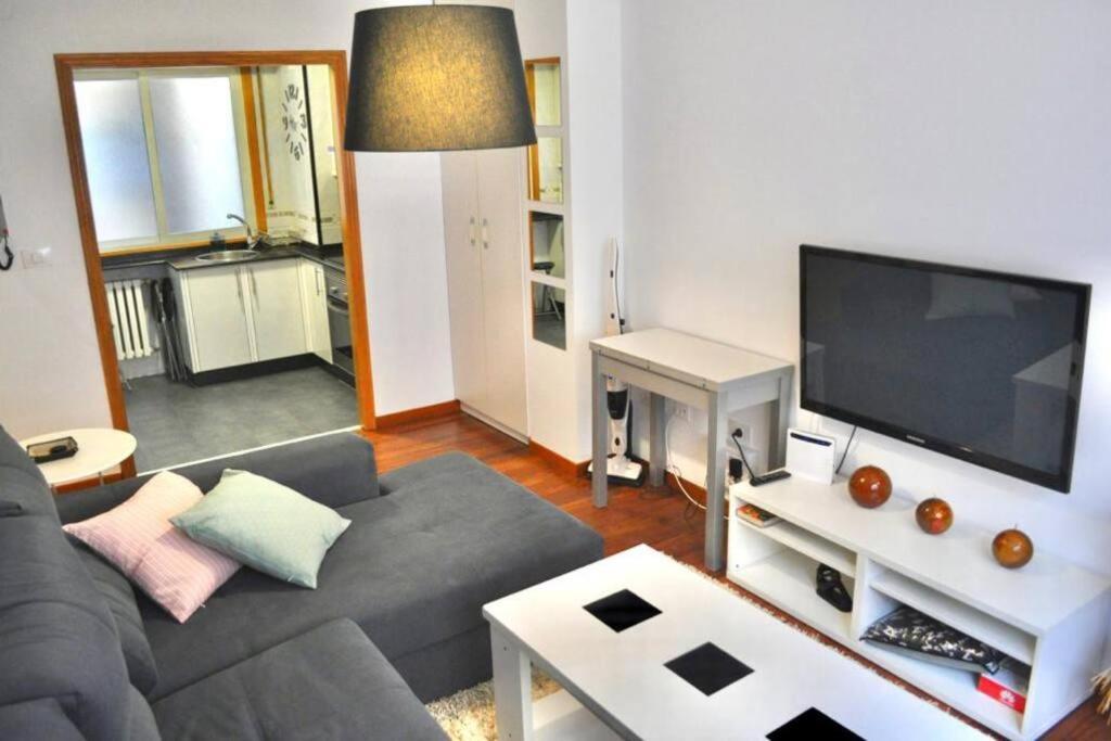 Curros Enriquez Rd, Centrico, Plaza Garage Apartment Ourense Exterior photo