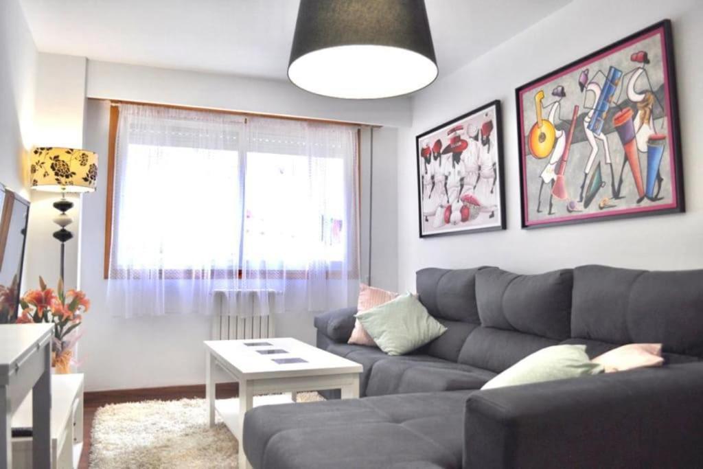 Curros Enriquez Rd, Centrico, Plaza Garage Apartment Ourense Exterior photo